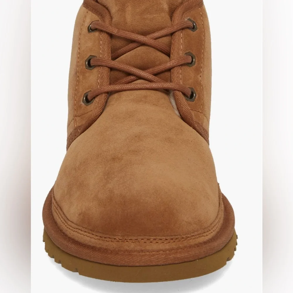 UGG Neumel Chukka Boots in Chestnut Size 9